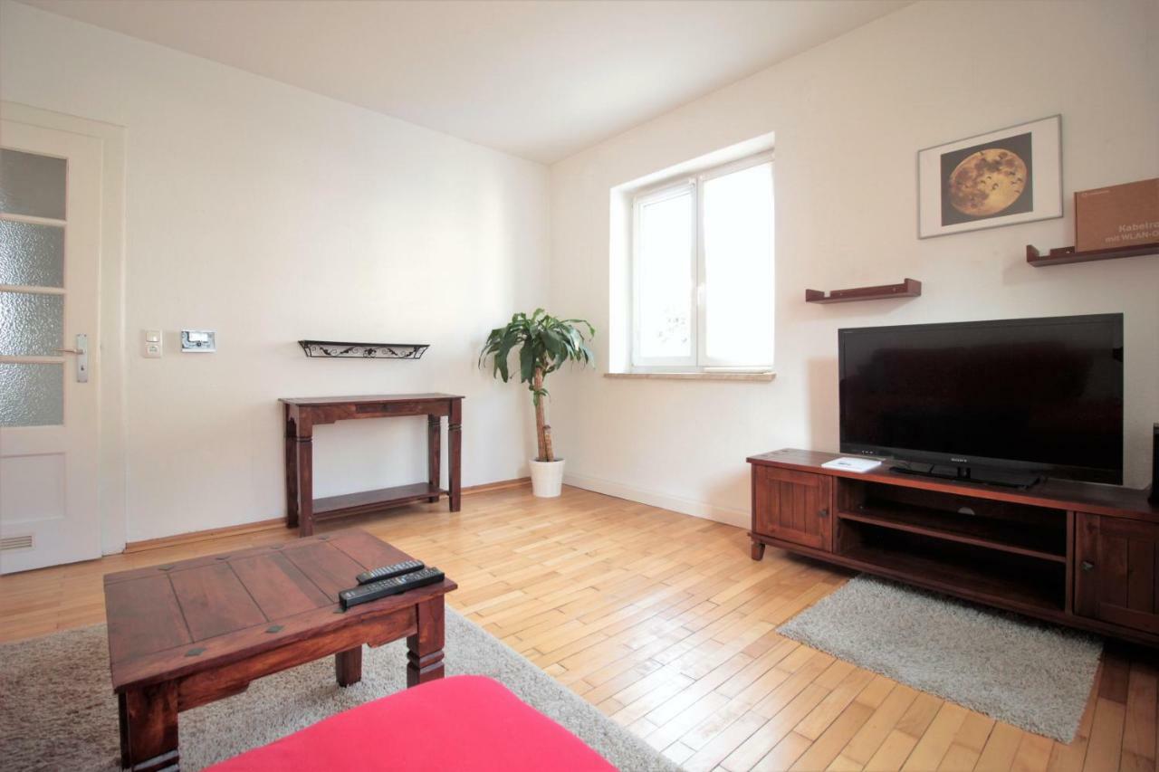 וירצבורג Charming 3-Bedroom Apartment With Parking Lot מראה חיצוני תמונה