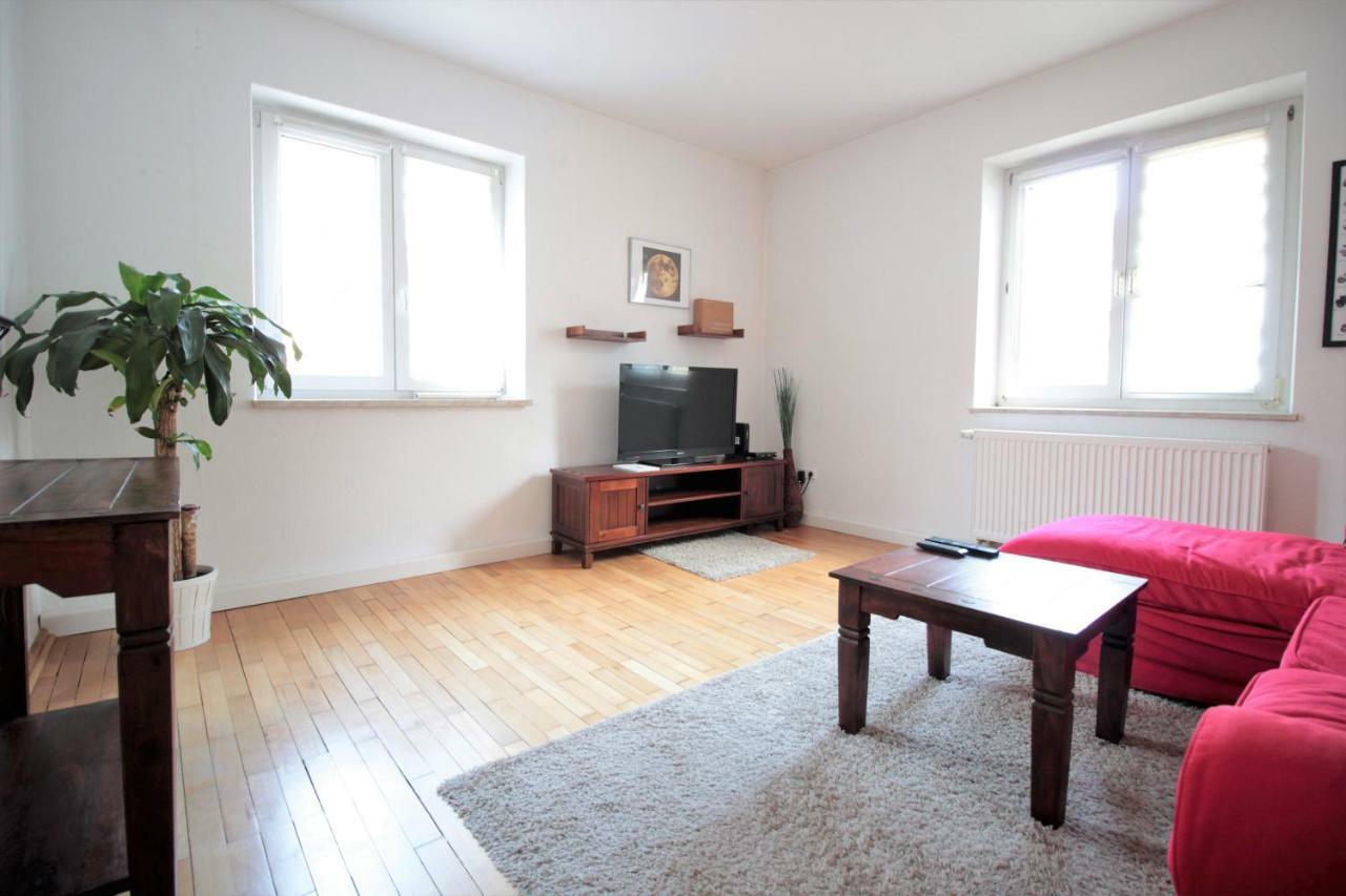 וירצבורג Charming 3-Bedroom Apartment With Parking Lot מראה חיצוני תמונה