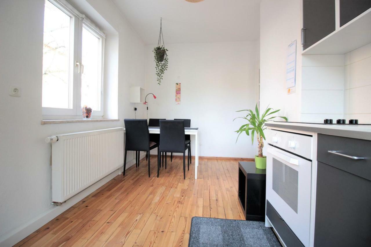 וירצבורג Charming 3-Bedroom Apartment With Parking Lot מראה חיצוני תמונה