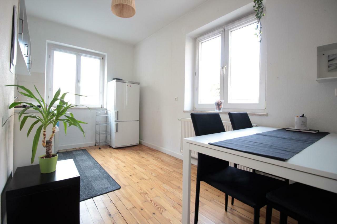 וירצבורג Charming 3-Bedroom Apartment With Parking Lot מראה חיצוני תמונה