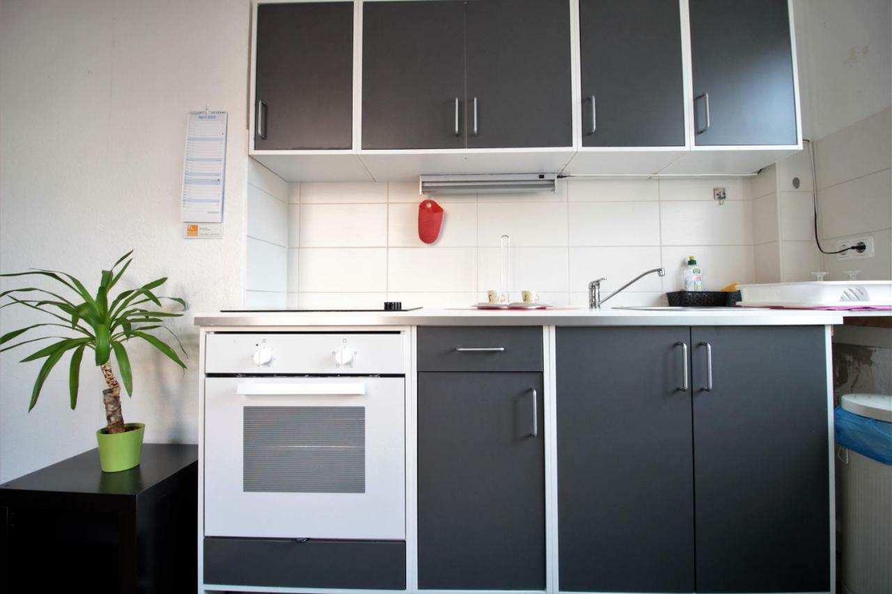 וירצבורג Charming 3-Bedroom Apartment With Parking Lot מראה חיצוני תמונה
